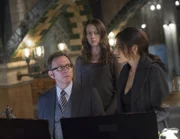 (v.l.n.r.) Harold Finch (Michael Emerson); Root (Amy Acker); Sameen Shaw (Sarah Shahi)