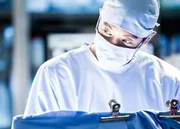 Doctors - Liebe unter dem Messer  Die Verwendung des sendungsbezogenen Materials ist nur mit dem Hinweis und Verlinkung auf RTL+ gestattet.