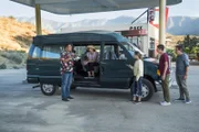 (v.l.n.r.) Kenneth (Cedric Yarbrough); JJ DiMeo (Micah Fowler); Maya DiMeo (Minnie Driver); Dylan DiMeo (Kyla Kenedy); Ray DiMeo (Mason Cook); Jimmy DiMeo (John Ross Bowie)