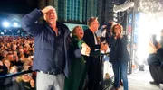 Zum dritten Mal in Folge bringt der WDR in der Vorweihnachtszeit seine große Spendenaktion „DER WESTEN HILFT” an den Start: Vom 29. November bis 20. Dezember 2024 heißt es auf allen Kanälen „Gemeinsam gegen den Hunger in der Welt“. Der WDR arbeitet erneut mit dem Bündnis deutscher Hilfsorganisationen „Aktion Deutschland Hilft“ zusammen. Ein Höhepunkt wird wie in den beiden Vorjahren das „WDR 2 Weihnachtswunder“ sein, das live aus Paderborn gesendet wird. v.l.n.r.: Moderationsteam Thomas Bug, Sabine Heinrich, Jan Malte Andresen und Steffi Neu.