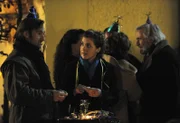 Gregor und Maria feiern zusammen Neujahr. Von links: Gregor Brunner (Holger M. Wilhelm) und Maria Kirchleitner (Daniela März).