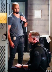 Daniel 'Hondo' Harrelson (Shemar Moore, l.) und Dominique Luca (Kenny Johnson)
