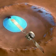 Die Mars-Express-Sonde der ESA fliegt über einen eisbedeckten Krater auf dem roten Planeten.