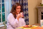 Katy Mixon (Katie Otto).