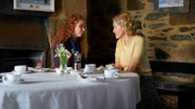 Lilly (Sarah Hannemann, l.) braucht diese wichtige Aussprache mit Paige (Caroline Scholze, r.), um ihre Gedanken ordnen zu können.
