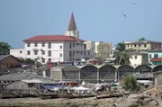 Stolz, lebhaft und bunt ist das Ghana, das James Barnor in seinen Farbfotos für die Nachwelt festhielt.
