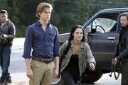 MacGyver (Lucas Till, l.) und Riley Davis (Tristin Mays, r.)