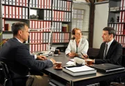 ARD ROTE ROSEN FOLGE 1347, am Freitag um 14:10 Uhr im ERSTEN. Obwohl Carla (Maria Fuchs, M.) versucht sich fair zu verhalten, nimmt Gunter (Hermann Toelcke, r.) sie immer mehr als Gegnerin wahr (mit Joachim Kretzer, l.).