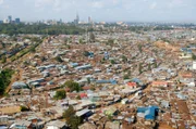 Nairobi ist das technologische Zentrum des Landes. Man redet bereits von einer „Silicon Savannah“. Im Gegensatz dazu steht der Slum Kibera mit seinen 200.000 Einwohnern.