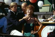 Kitty (Susanne Uhlen) findet nach ihrer Trennung von Thomas von Guldenburg Halt bei Achim Lauritzen (Wilfried Baasner).