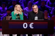 Musikerin und Sängerin Melissa Naschenweng (l.) mit Elton (r.).
