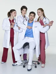 (v.l.n.r.) Annika R&ouml;sler (Paula Schramm); Dr. Theresa Koshka (Katharina Nesytowa); Dr. Niklas Ahrend (Roy Peter Link); Julia Berger (Mirka Pigulla)