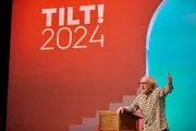 Urban Priol bei seiner Show, dem Jahresrückblick "TILT!".