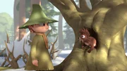 Snufkin (li.) macht Bekanntschaft mit einem kleinen pelzigen Waldtier.
