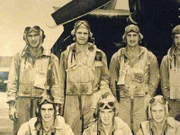 Die Mitglieder der Luftwaffenpatrouille von David White (zweite Person in der oberen Reihe von links)