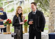 Claire Coffee (Kira), Daniel Lissing (Ty).
