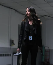 Root (Amy Acker)