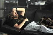 House (Hugh Laurie) ist fast nicht mehr er selbst und wird immer mehr von Ambers Geist in Besitz genommen.