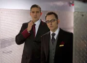 L-R: Reese (Jim Caviezel) und Harold Finch (Michael Emerson)