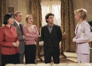 Wege zum Glück Kapitel 341 Staffel 1, Episode 341 Helena überbringt den van Weydens die Nachricht, dass Max van Weyden noch am Leben ist: Isa Jank als Annabelle, Peter Zimmermann als Richard, Mareile B. Moeller als Viktoria, Jens P. Nünemann als Hagen, Silke Matthias als Helena