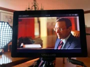 Avi Loeb wird für die Serie interviewt.