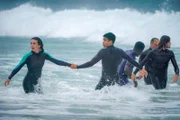 Léna (Marie Dompnier) und Mathieu (Théo Christine) sind entschlossen, die Wolke zu zerstören.