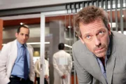 Das Verhältnis zwischen Dr. Chris Taub und Dr. House ist sehr angespannt, was sie auch vor den Patienten nicht verbergen können.