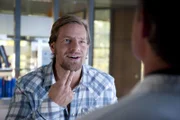 Meisner ist der festen Überzeugung, dass Mick (Henning Baum) die Hochzeit torpediert hat. Immer wieder geraten die beiden aneinander, bis Mick dem Pathologen anbietet, doch mal zuzuschlagen ...