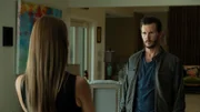 Carmen Velasquez (Zulay Henao) und Steve Hammond (Ryan Kwanten)
