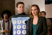 Will Cooper (Taran Killam, l.); Angie D'Amato (Leighton Meester, r.)