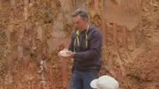 At the mine shafts at the "German Gully" the treasure hunter Mick Clark want to fulfill his long-cherished dream of wealth.