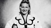 Emilie wie auch Oskar Schindler erkennen die gefährliche Lage für jüdische Menschen und wollen ihnen helfen.