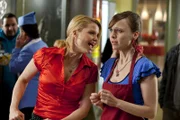 L-R:  Daniela 'Danni' Lowinski (Annette Frier) und Bea Flohe (Nadja Becker)