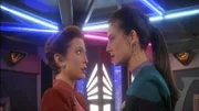 Kira Nerys (Nana Visitor) und Jadzia Dax (Terry Farrell)