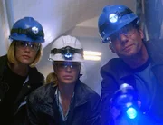 V.l.: Lu (Leslie Bibb), Elaine (Lorraine Toussaint) und Woody (Jerry O'Connell) werden zu einem Großeinsatz gerufen: In einer Bahnstation ist eine Bombe explodiert.