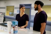 (l.) Natalie Manning (Torrey DeVitto), (r.) Connor Rhodes (Colin Donnell)
