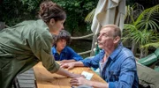 Andrea kann nicht glauben, dass Opa Reiko sie bestohlen hat