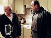 Dominic Chianese (Junior Soprano), James Gandolfini (Tony Soprano)