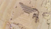Sie soll aussehen wie eine Treppe, die in den Himmel ragt - die erste Steinpyramide der Weltgeschichte: Sakkara.