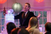 Für seinen Freund Chase hat House (Hugh Laurie) einen Junggesellenabschied organisiert, wie er ihn selbst am liebsten gehabt hätte ...