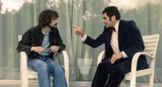 L - R: Rémy Bidaut (Quentin Dolmaire), Docteur Petrovski (Laurent Capelluto)