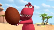 Oskar hat den Ball gefangen: eine Kokosnuss.