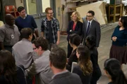 Julie Bowen (Claire Dunphy), Joe Mande (Ben).