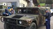 Militärfahrzeuge, Army-Zubehör und seltene Oldtimer: Ober-"Steel Buddy" Michael Manousakis hat einen Riecher für lukrative Geschäfte. Und in dieser Folge sollen betagte US-Cars Geld in die Firmenkasse von "Morlock Motors" spülen - darunter ein 59er Buick, ein DeSoto und ein Ford T Pick-up. Das Modell wurde 1999 in Las Vegas zum Auto des Jahrhunderts gewählt, aber der Klassiker auf vier Rädern hat beim Transport sehr gelitten. Deshalb versucht Mitarbeiterin Julie, auf einem der größten Schrottplätze Amerikas günstige Ersatzteile aufzutreiben.