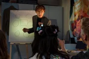 Joel (Samuel Koch) will das perfekte Team für den Zukunftswettbewerb zusammenzustellen.