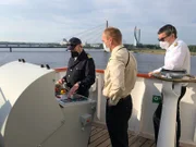 Die "Grand Lady" in Riga in Lettland. Anlegen in Riga. Kapitän Morten Hansen dreht über die Backbord-Seite, damit die Gäste den perfekten Blick auf Riga bekommen.