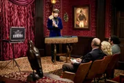 Howard (Simon Helberg, l.)