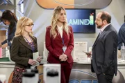 (v.l.n.r.) Bernadette (Melissa Rauch); Penny (Kaley Cuoco); Danny (Jason Kravits)