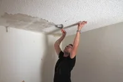 Um alles perfekt und nach seinen Vorstellungen zu bauen, packt Tarek auch selber mit an ...