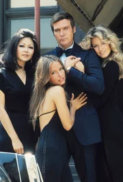Steve Austin (Lee Majors), Major Kelly Wood (Farrah Fawcett, r.) Steve Austin (Lee Majors), Major Kelly Wood (Farrah Fawcett, r.)